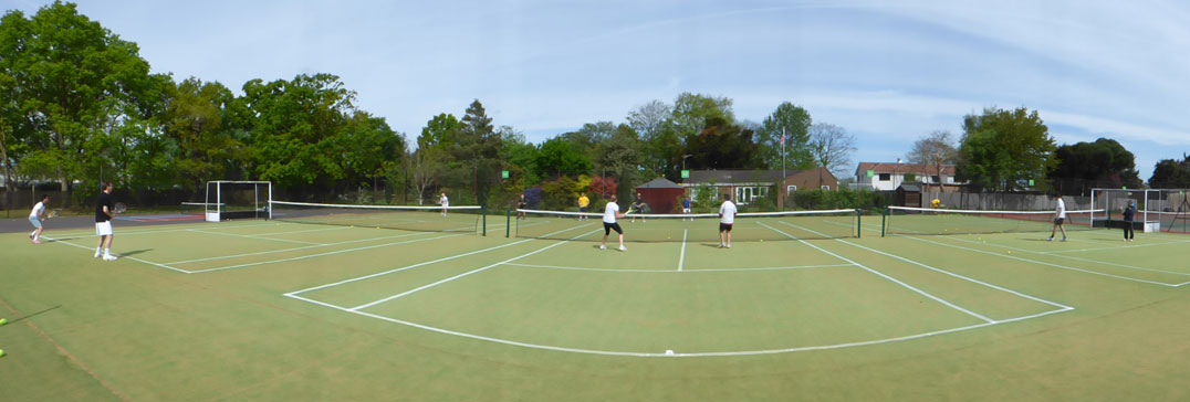  Tennisplätze an der London Tennis Camp