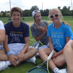 Freunde im Tenniscamp